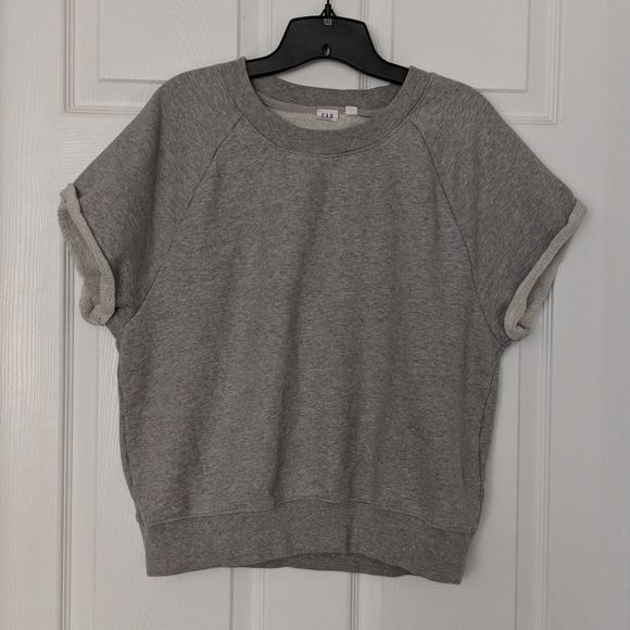 GAP Tops - ⭐5/$15⭐ Cut Off Sleeve Sweatshirt